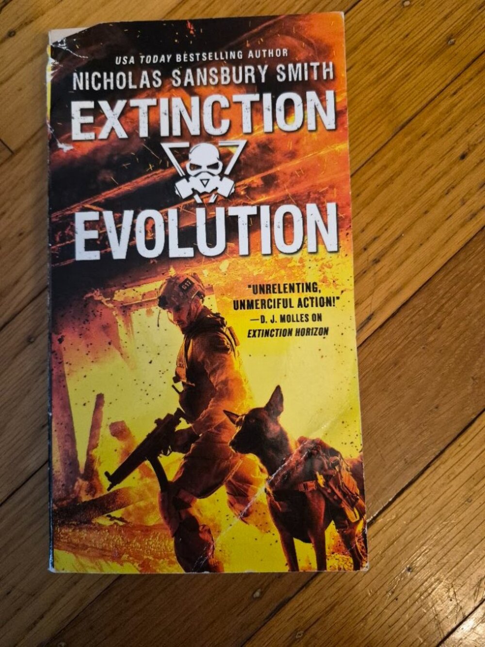 Extinction Evolution by Nicholas Sansbury Smith Book